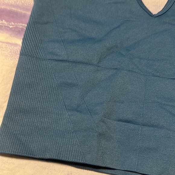 Abercrombie and Fitch YPB crop tank - Picture 4 of 6